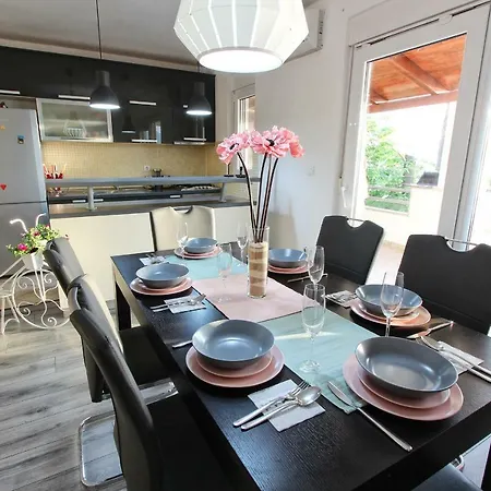 Apartamento Apartment Podstrana *