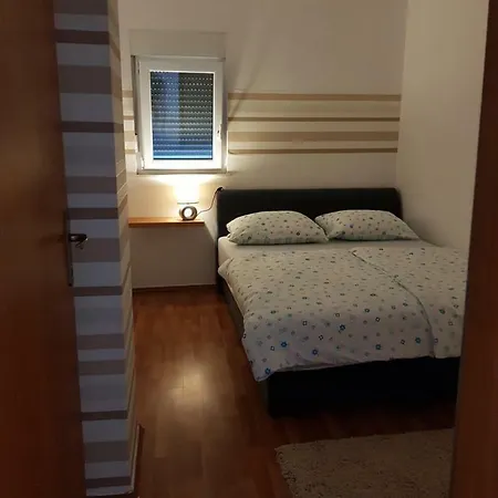 Apartment Podstrana Apartamento *