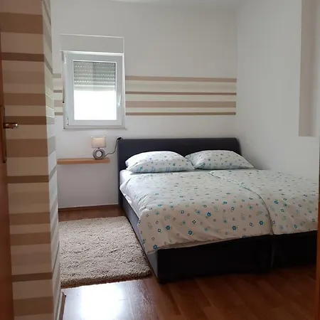 Apartment Podstrana Apartamento *